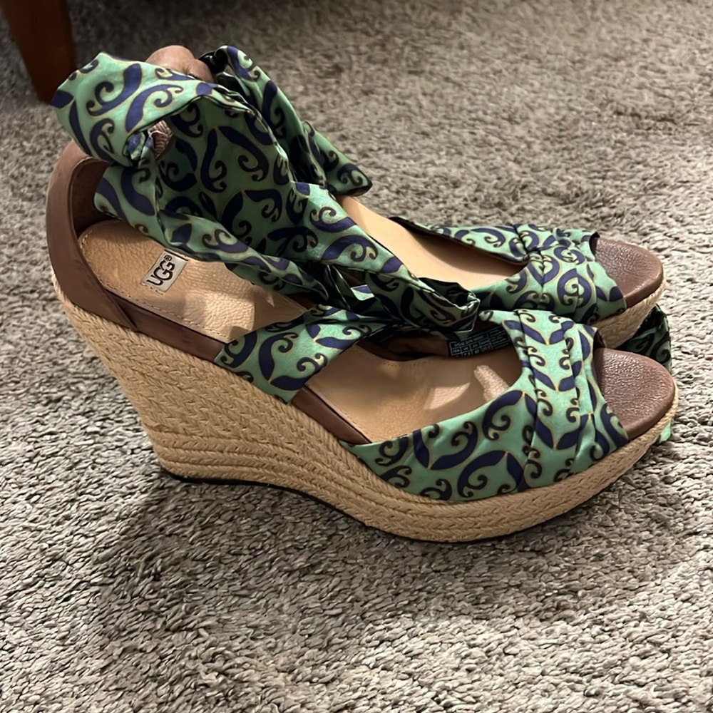 UGG Wedge Espadrilles Size 9